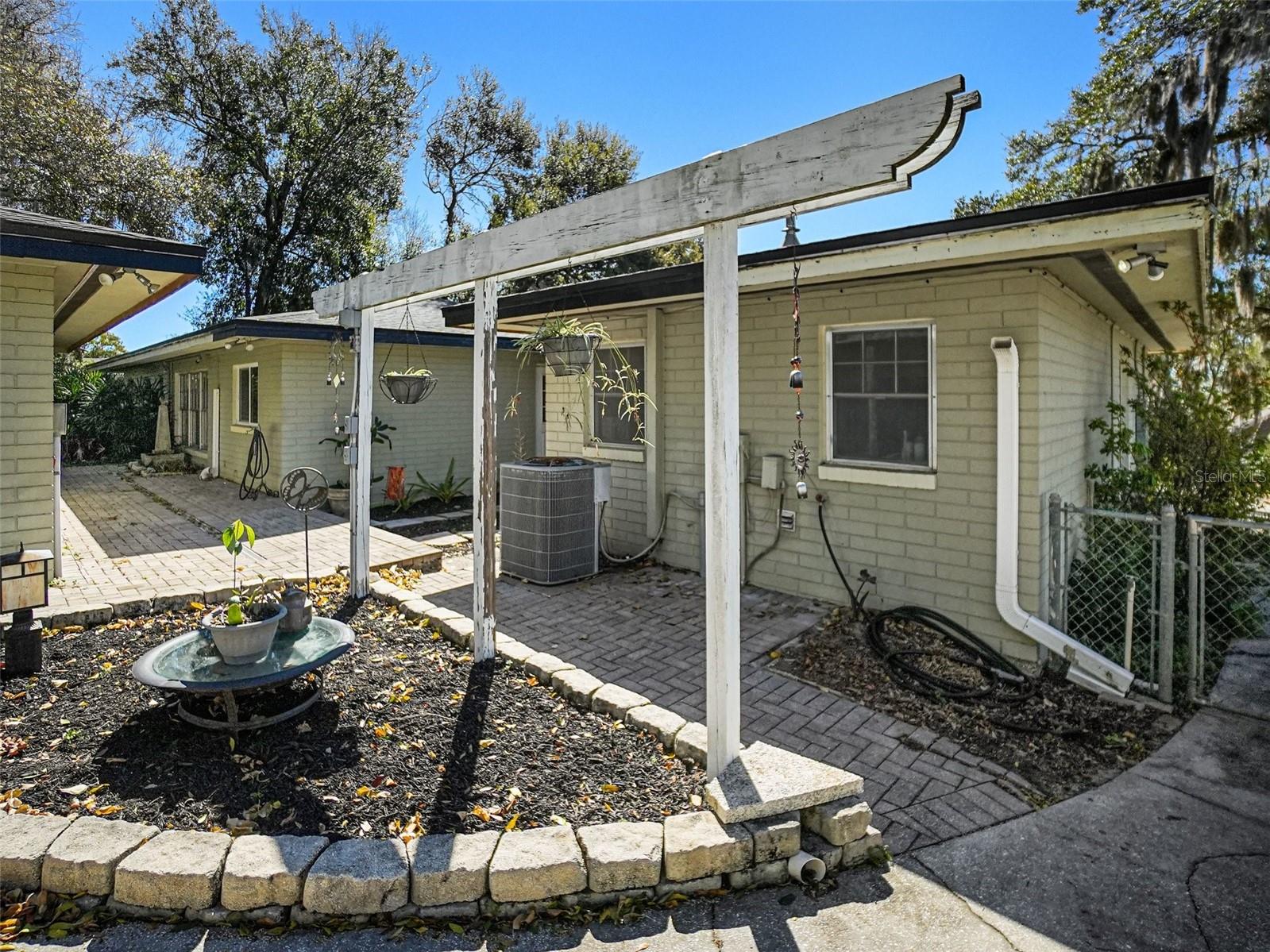 MOUNT DORA GARDNERS - Residential