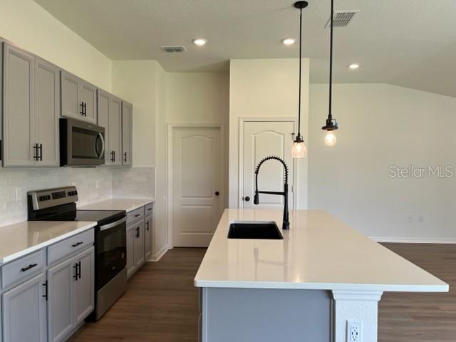 2792 MEADOW STREAM WAY