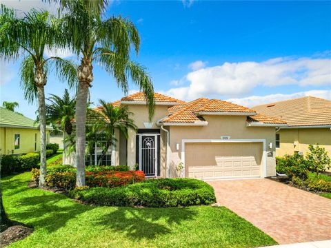 A home in NAPLES