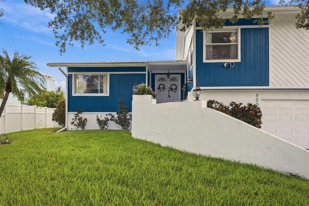Photo of 5008 Bay State Road, Palmetto, FL 34221 (MLS # A4706277)