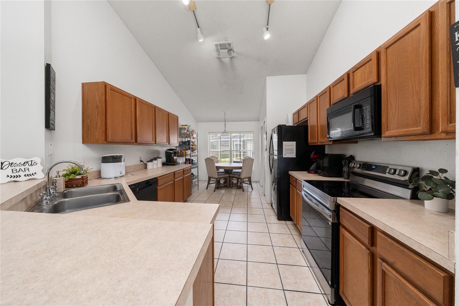 232 LAKE SHORE PARKWAY