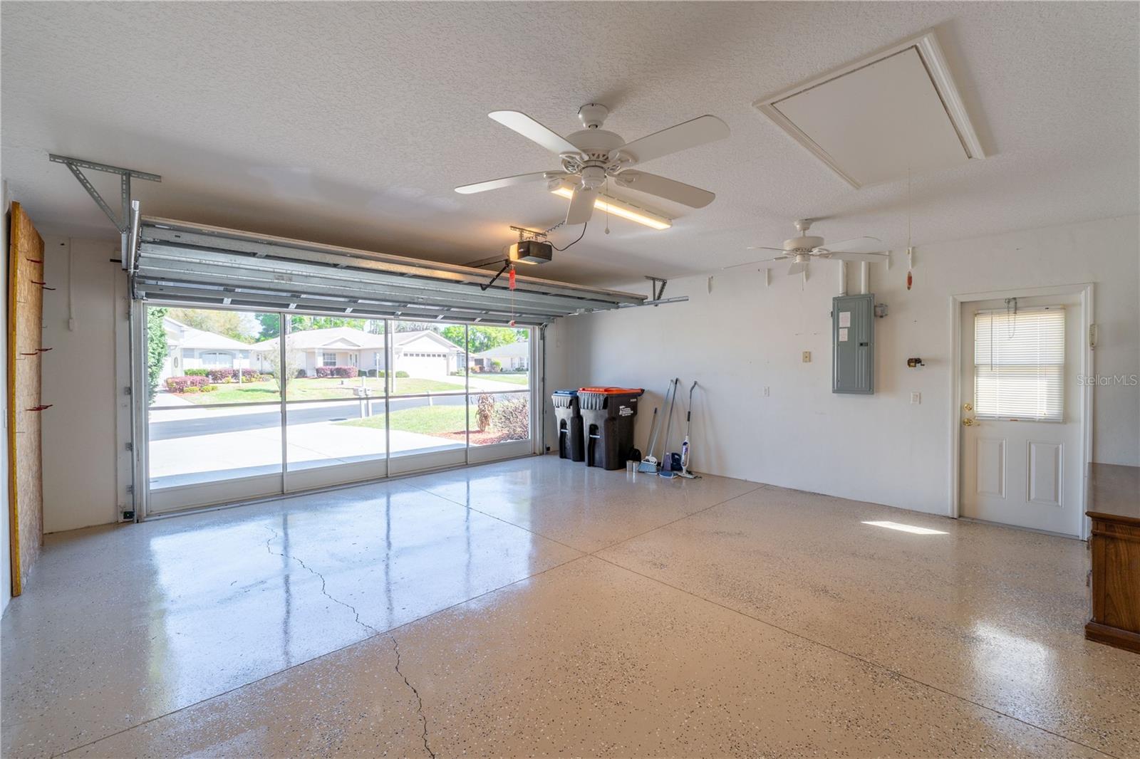 ARBOR LAKES - Residential