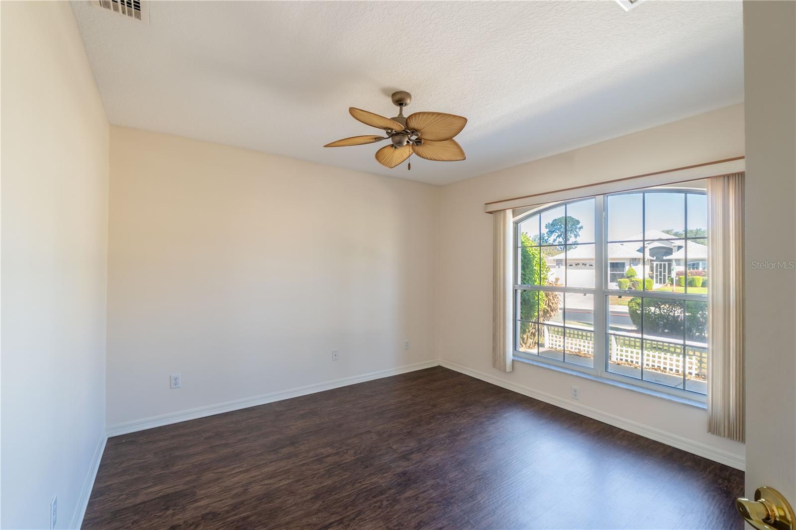 ARBOR LAKES - Residential