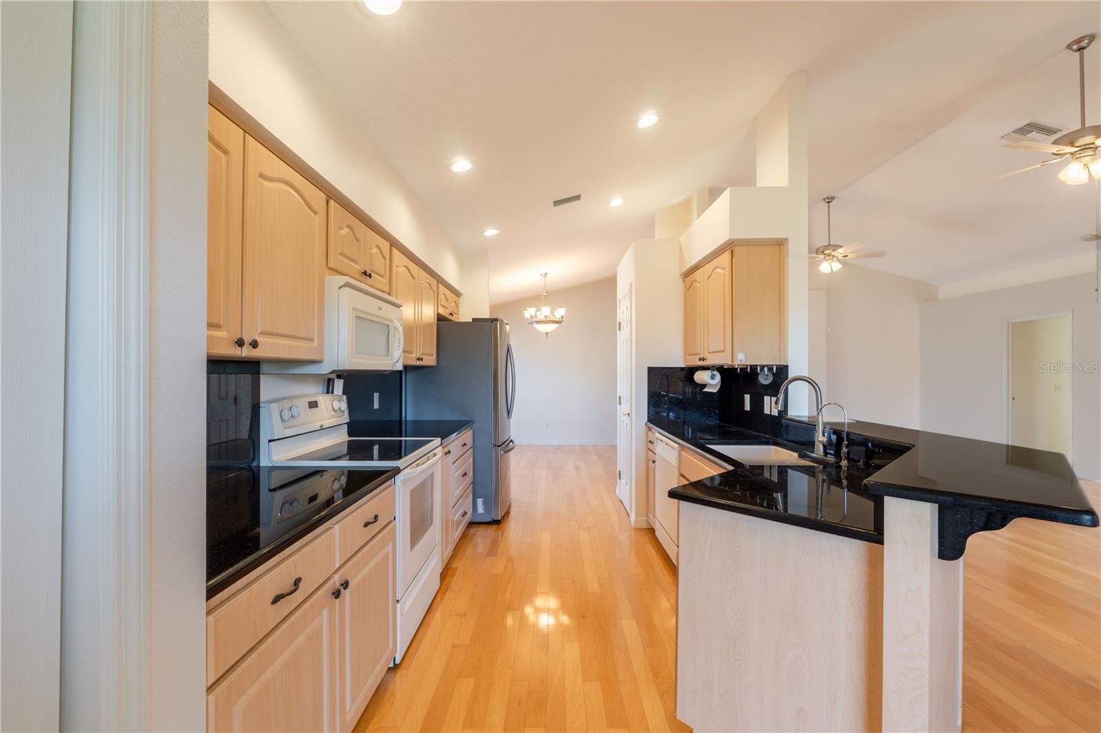 ARBOR LAKES - Residential