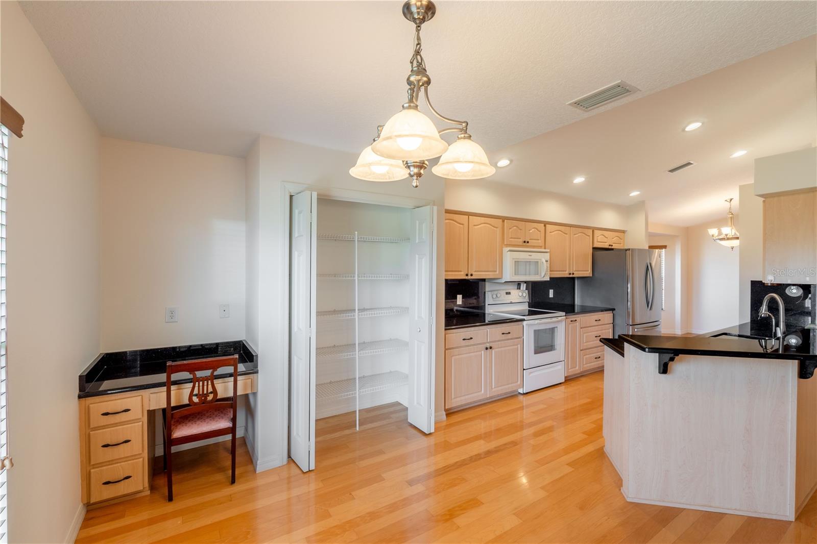 ARBOR LAKES - Residential