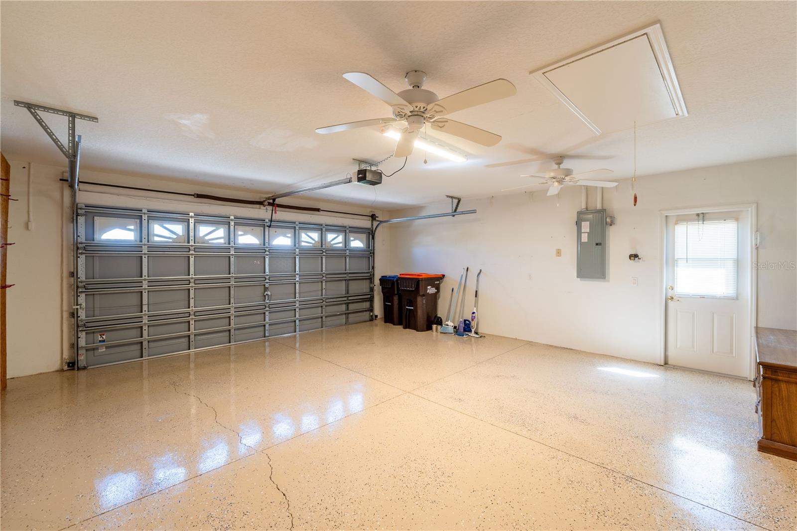 ARBOR LAKES - Residential