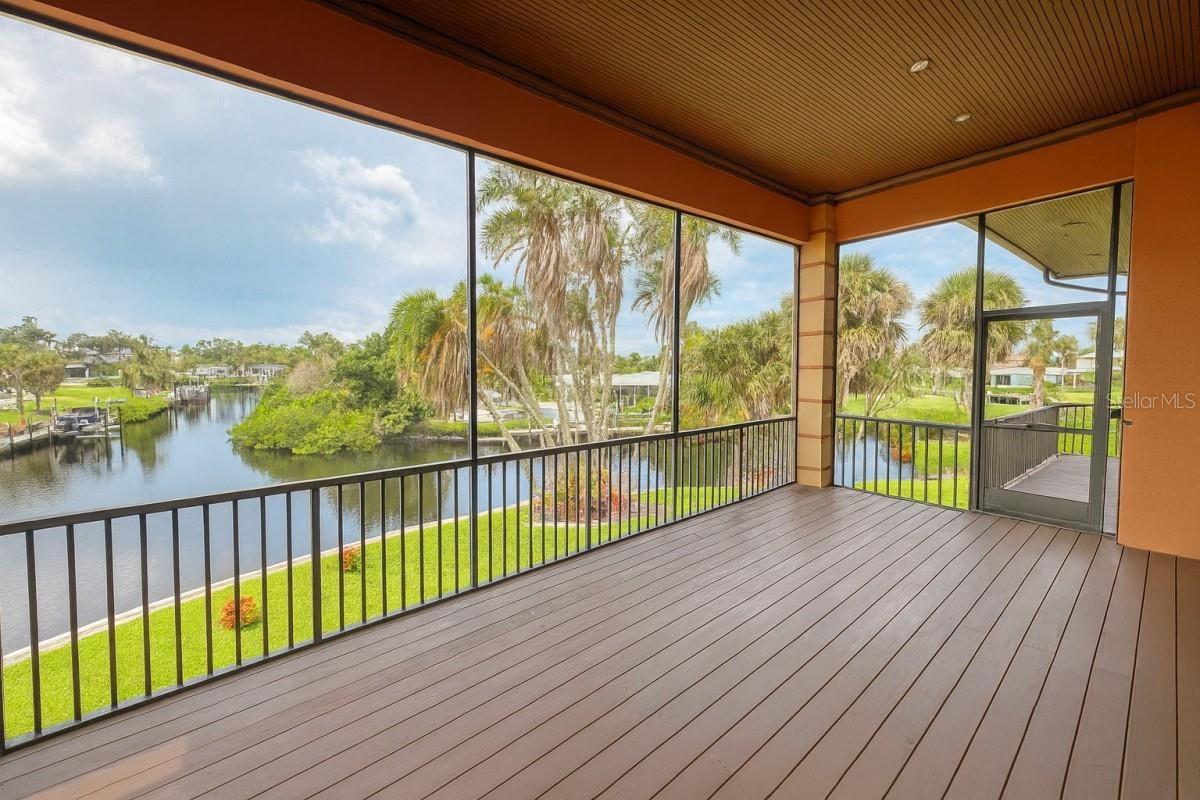 SORRENTO SHORES - Residential
