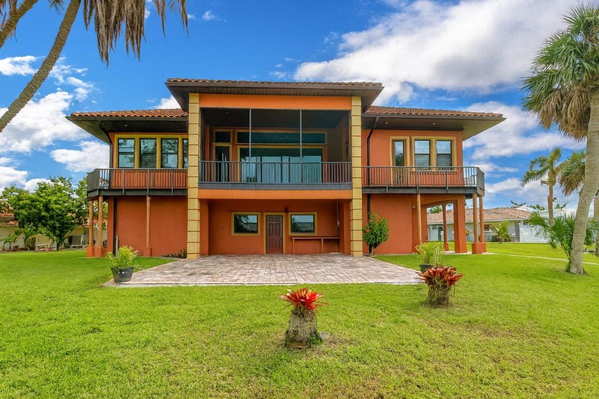 SORRENTO SHORES - Residential