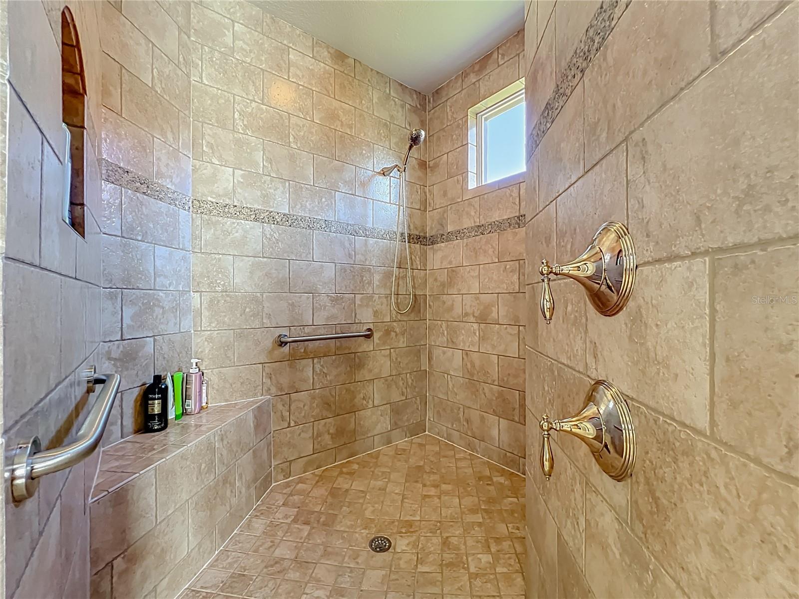 ALAQUA LAKES PH 5 - Residential