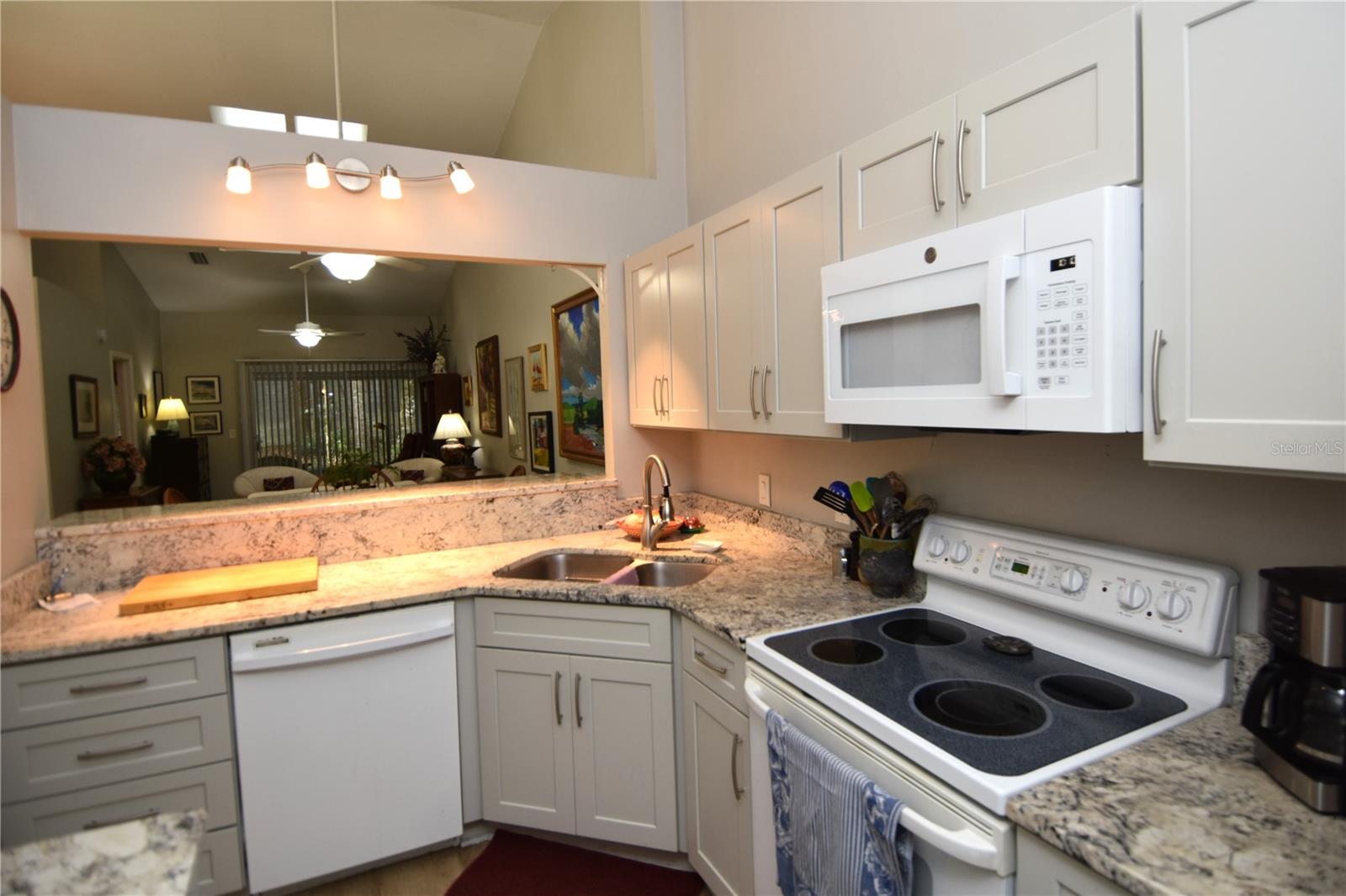 VINTAGE VIEW PH III - Residential Lease