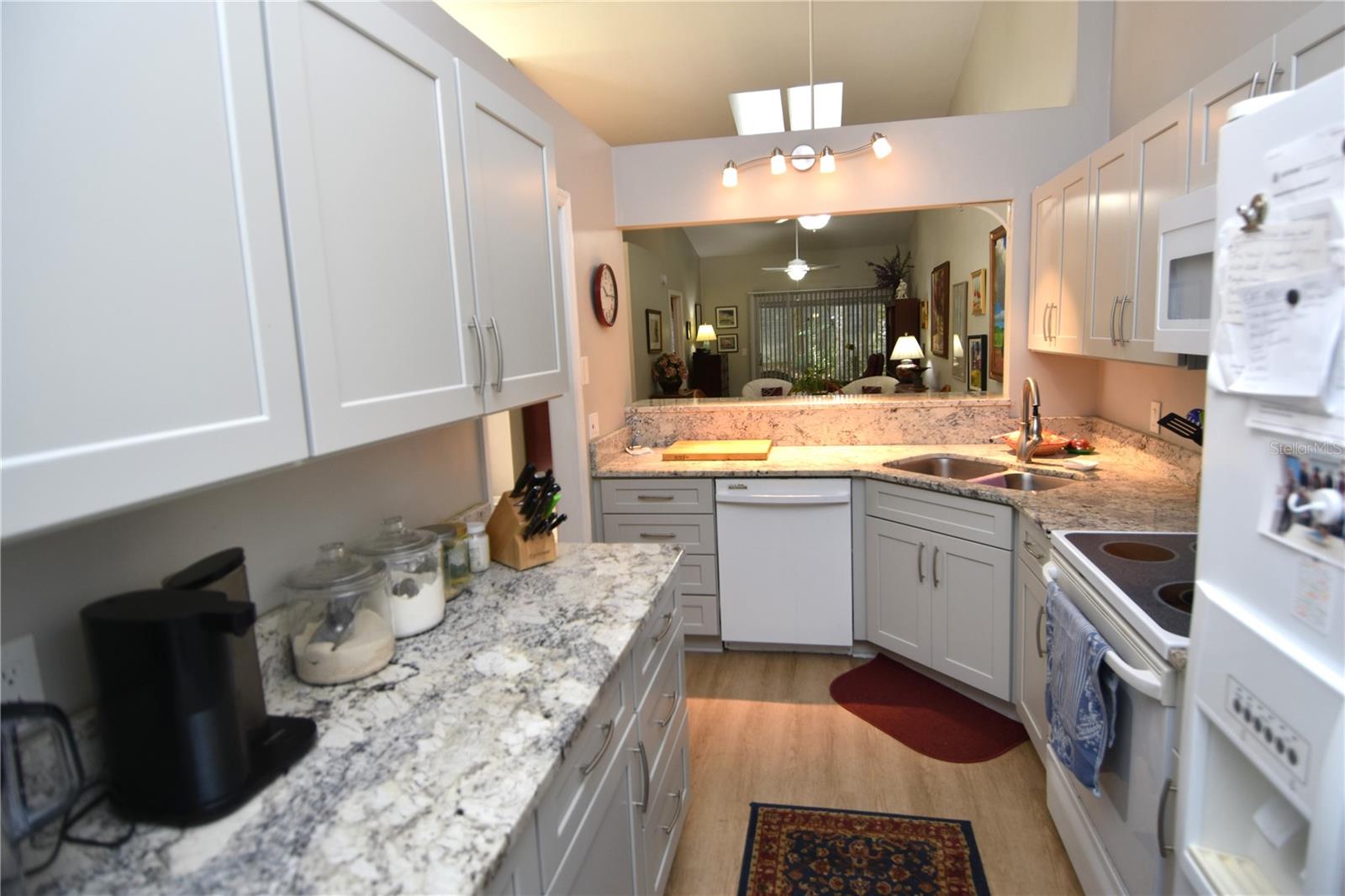 VINTAGE VIEW PH III - Residential Lease