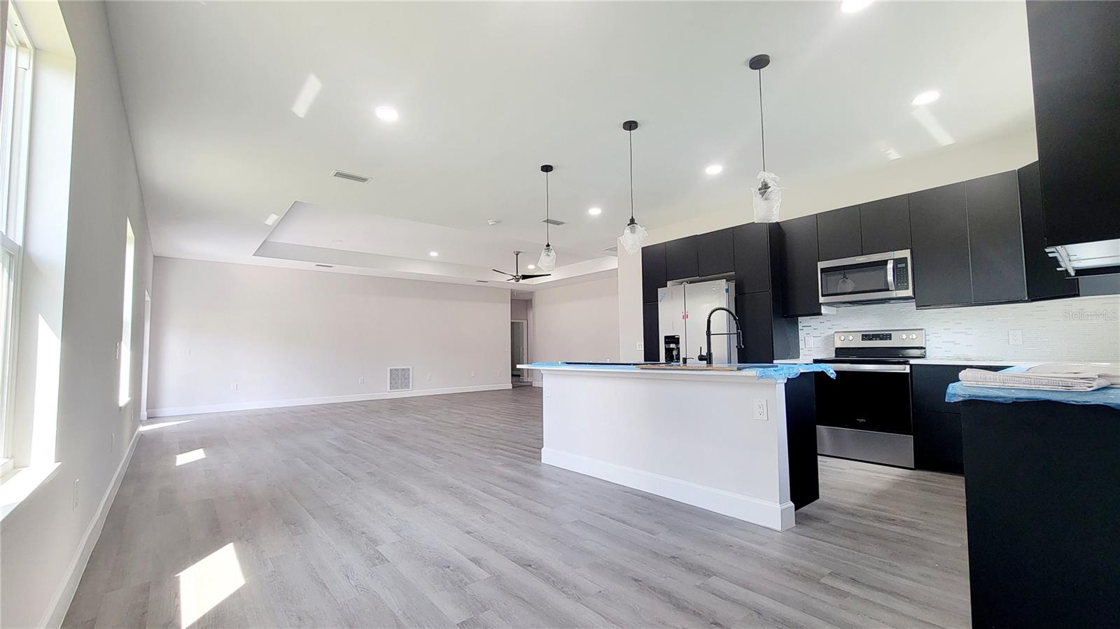 2300 PARROT STREET
