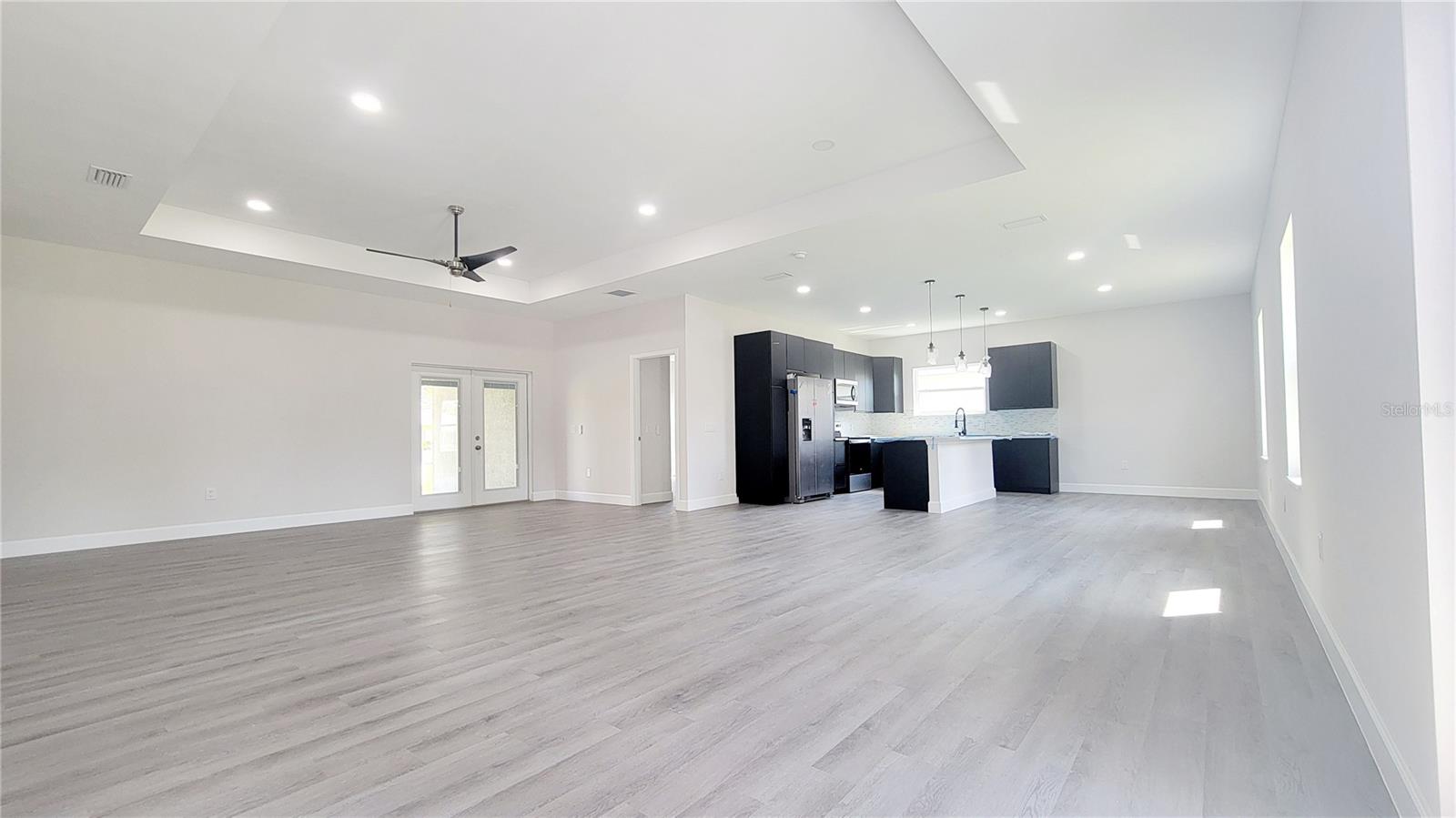 2300 PARROT STREET