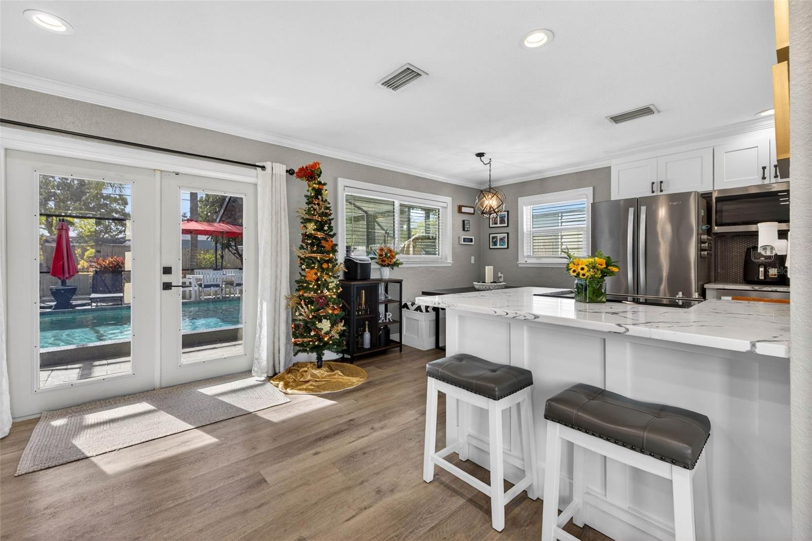 MEADOW LAWN 7TH ADD - Residential