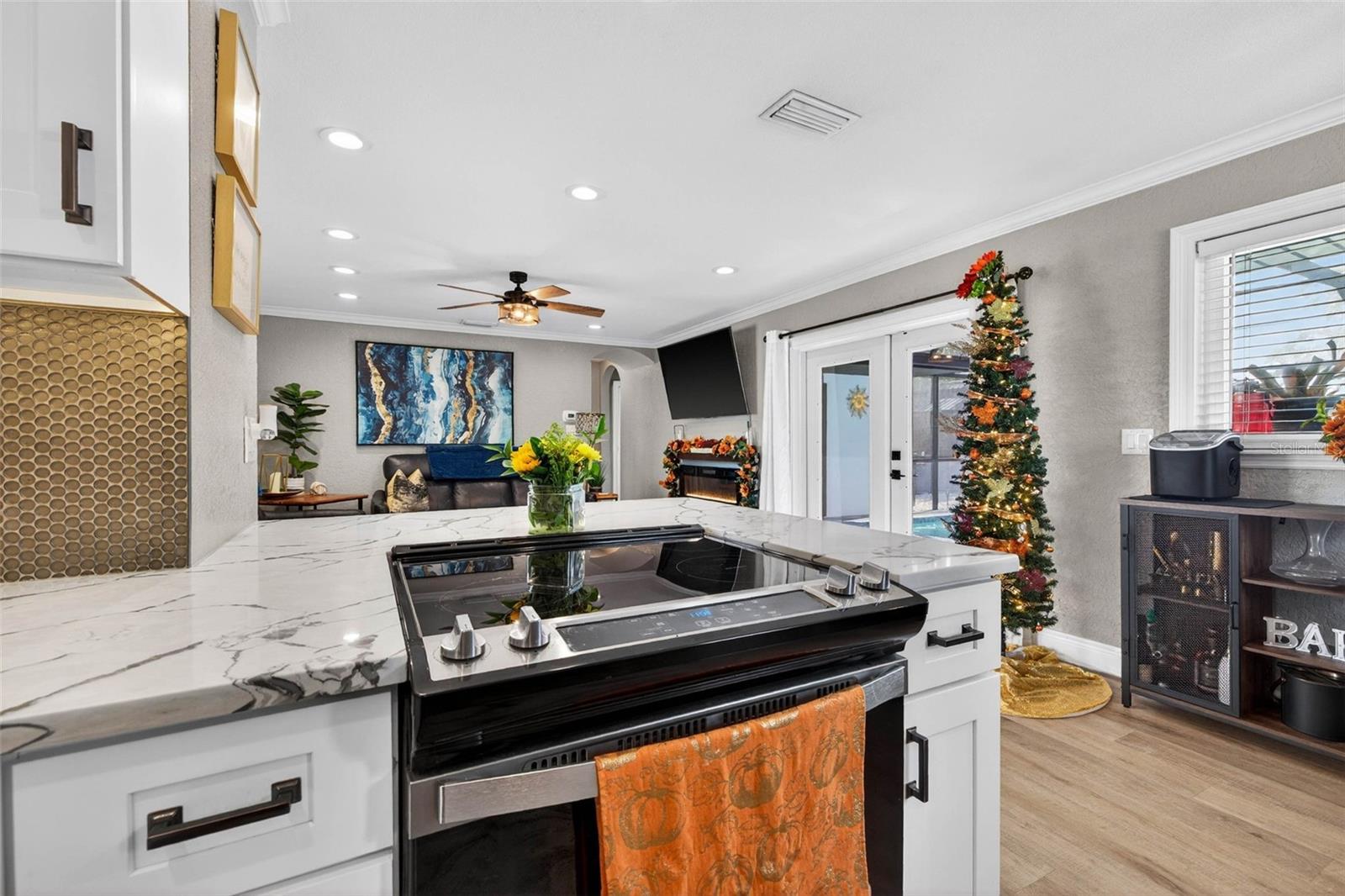 MEADOW LAWN 7TH ADD - Residential