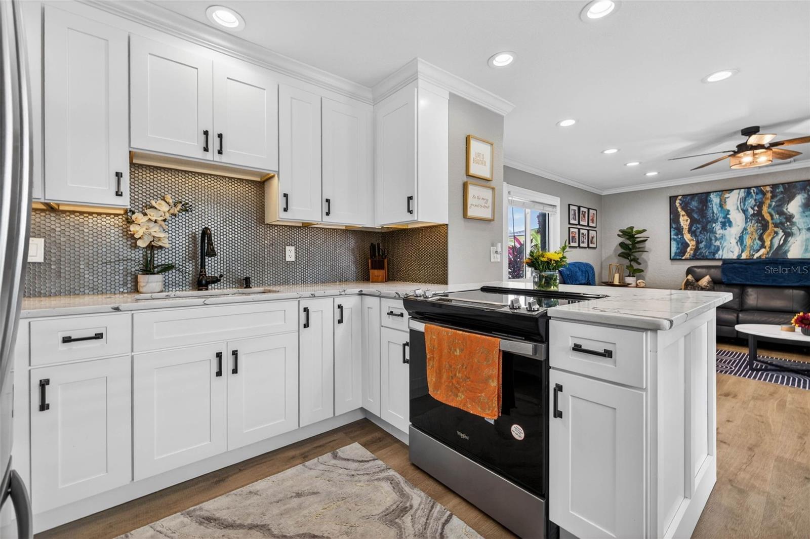 MEADOW LAWN 7TH ADD - Residential