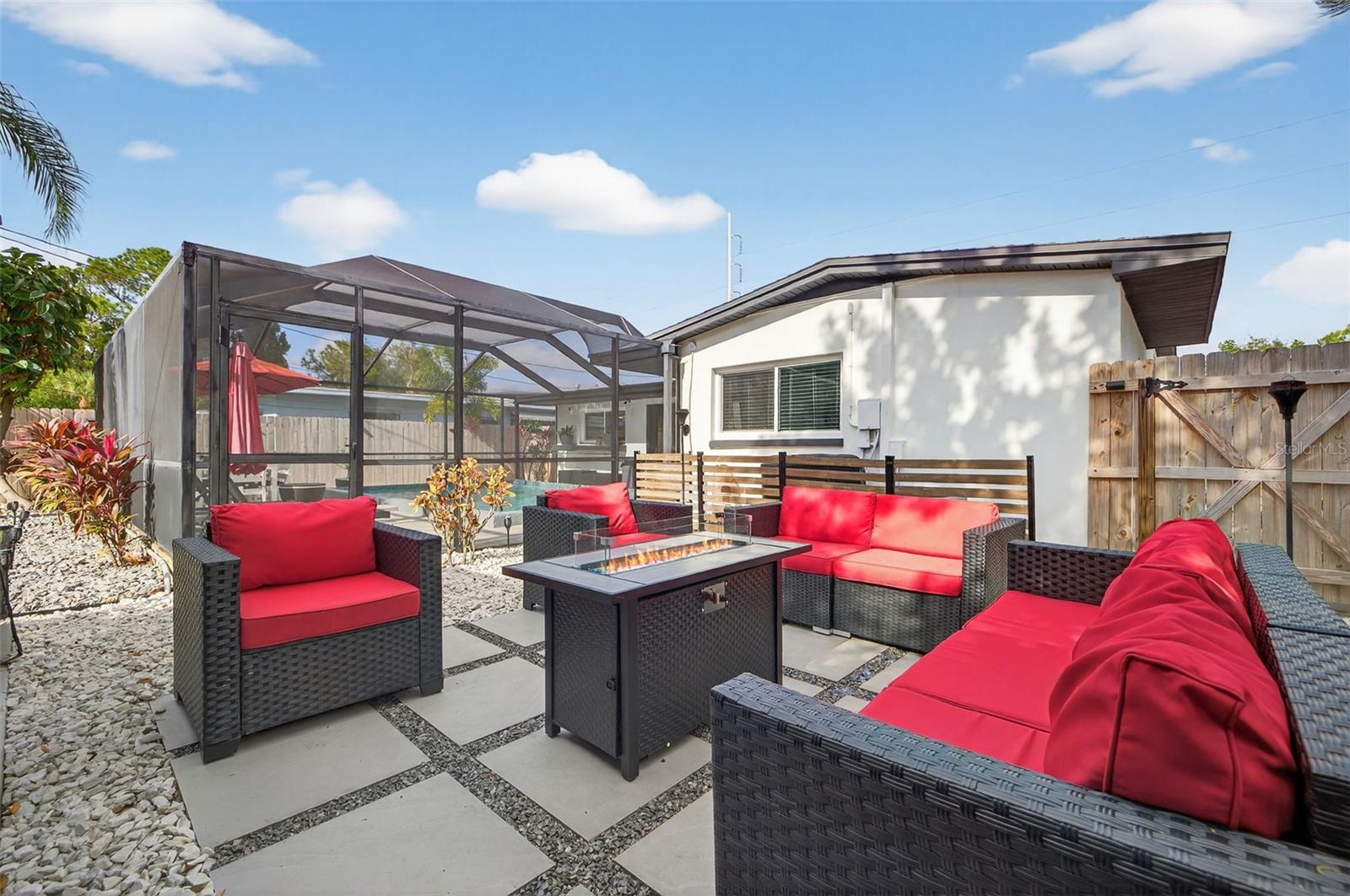 MEADOW LAWN 7TH ADD - Residential