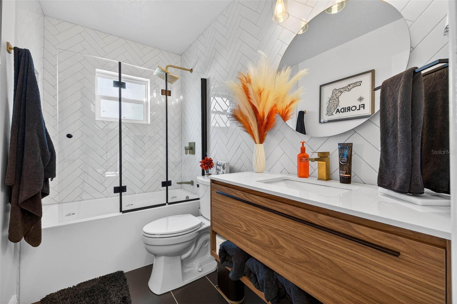 MEADOW LAWN 7TH ADD - Residential