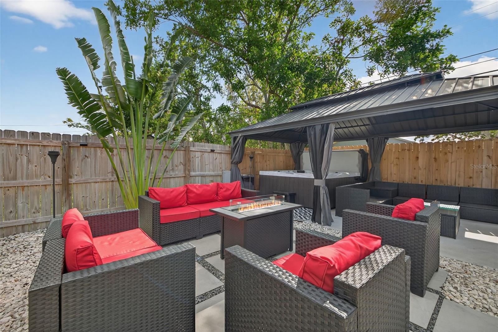 MEADOW LAWN 7TH ADD - Residential