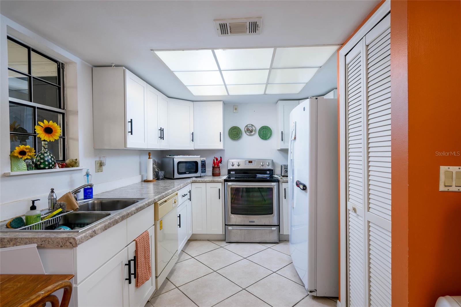 4004 CROSSROADS PLACE