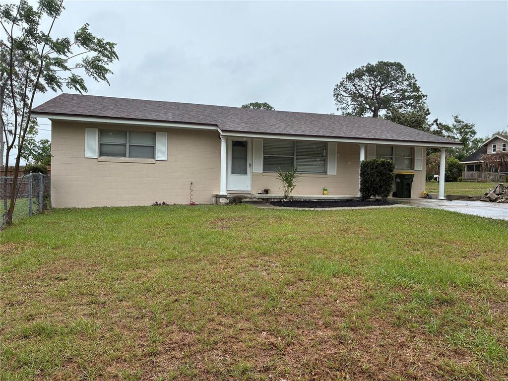 Photo of 198 W Magnolia Street, Clermont, FL 34711 (MLS # G5110638)