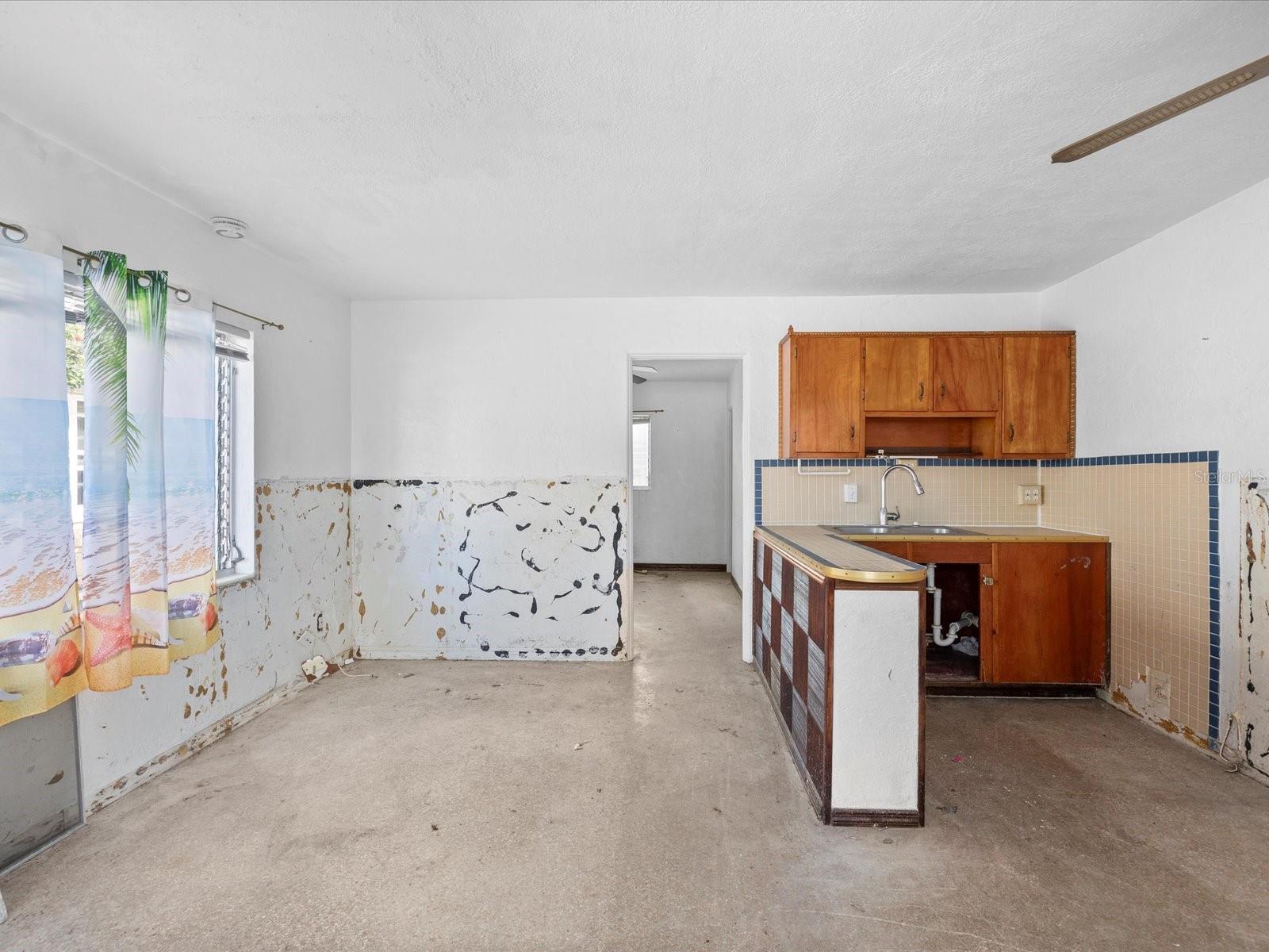 BAYSIDE 4TH ADD TO ST PETE BEACH - Residential Income