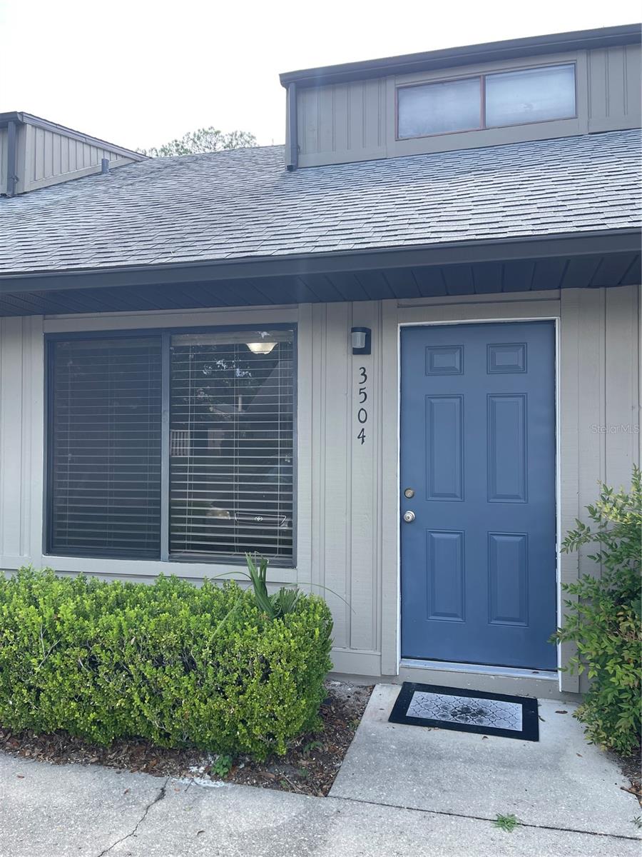 Welcome to Las Pampas!
Conveniently located in the desirable northwest area of Gainesville, this charming single-family attached home offers easy access to shopping, restaurants, entertainment, Shands Hospital, the University of Florida, and Santa Fe Community College.
Enjoy low-maintenance living with a low $265 monthly HOA fee, which includes roof and exterior maintenance, garbage service, and landscaping. Residents also have access to community amenities including a pool, clubhouse, assigned parking, fenced dog park, and guest parking for family and friends.
This home is a must-see — don’t miss out on the opportunity to make it yours!
Call today to schedule a private tour.