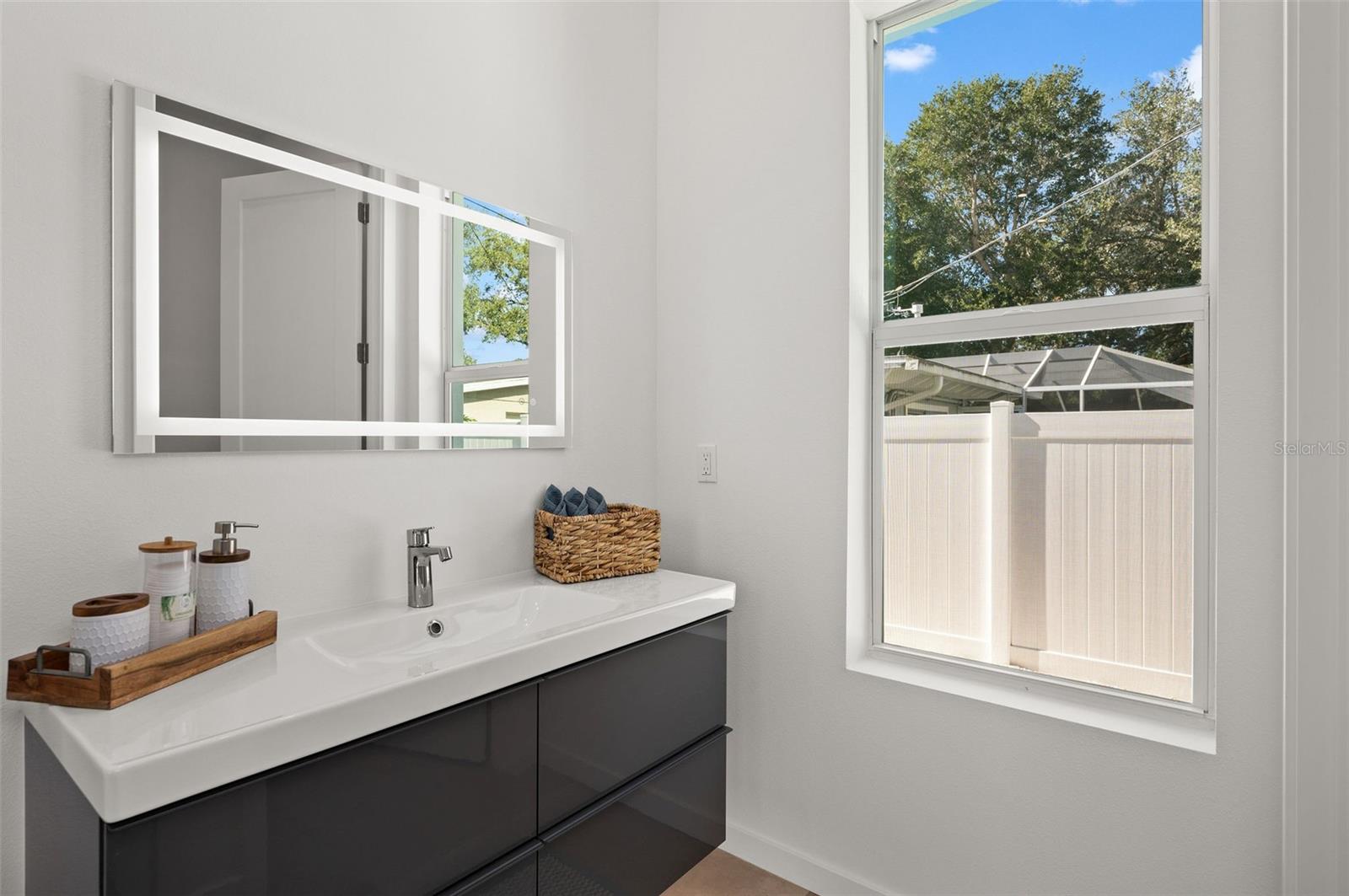 LOMA LINDA PARK - Residential Lease