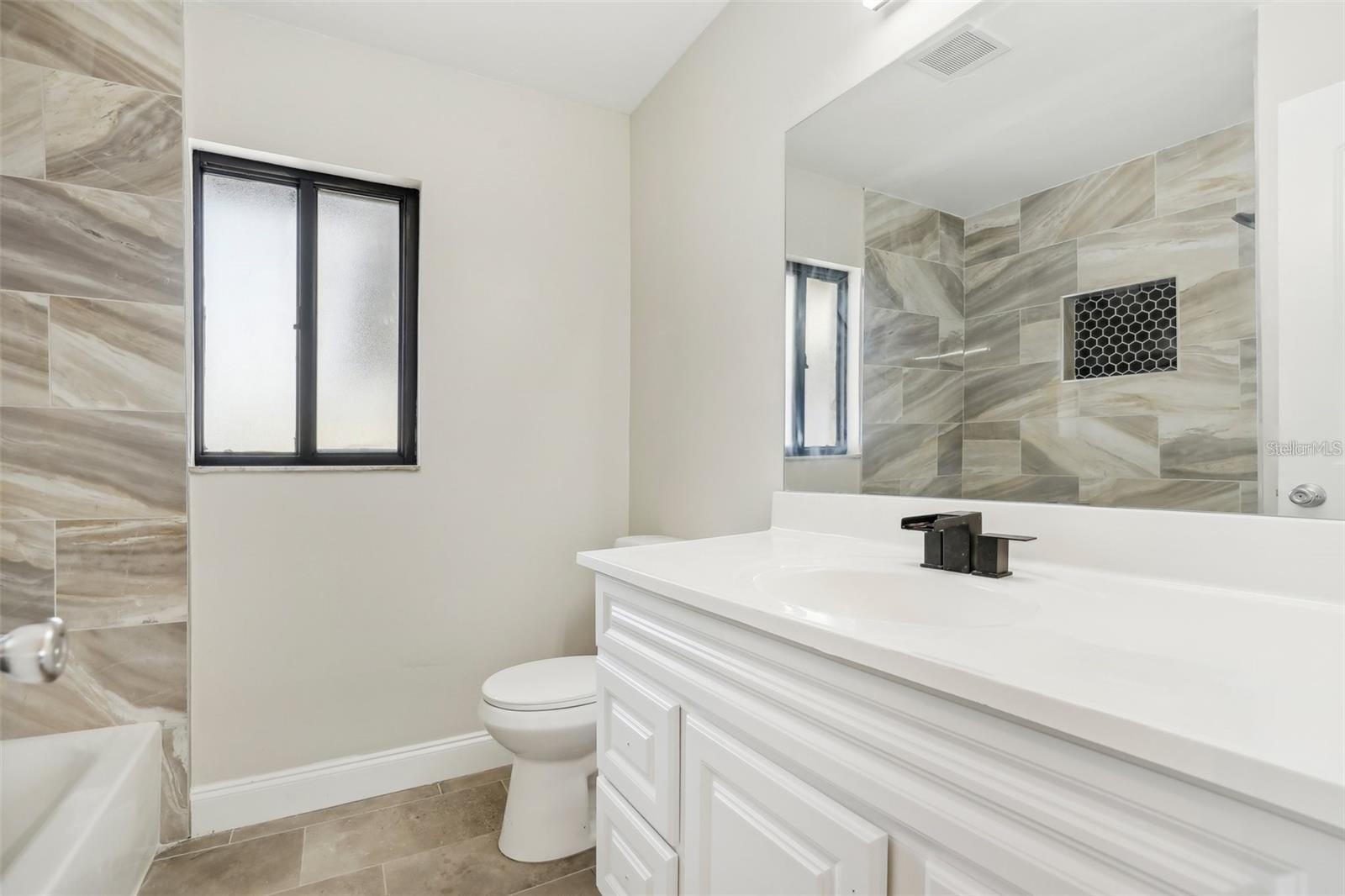 HOWELL ESTATES 1ST ADD - Residential