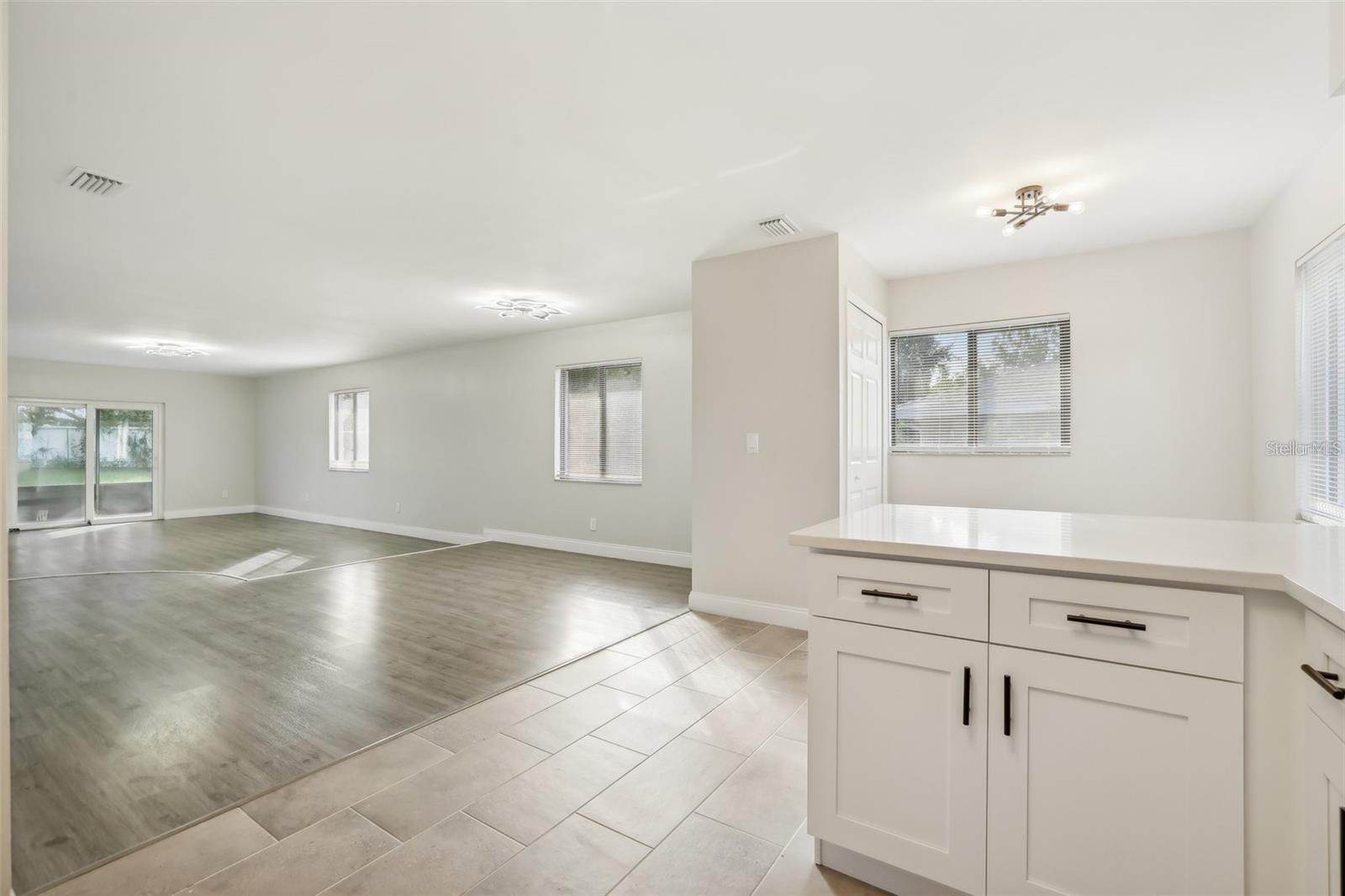 HOWELL ESTATES 1ST ADD - Residential