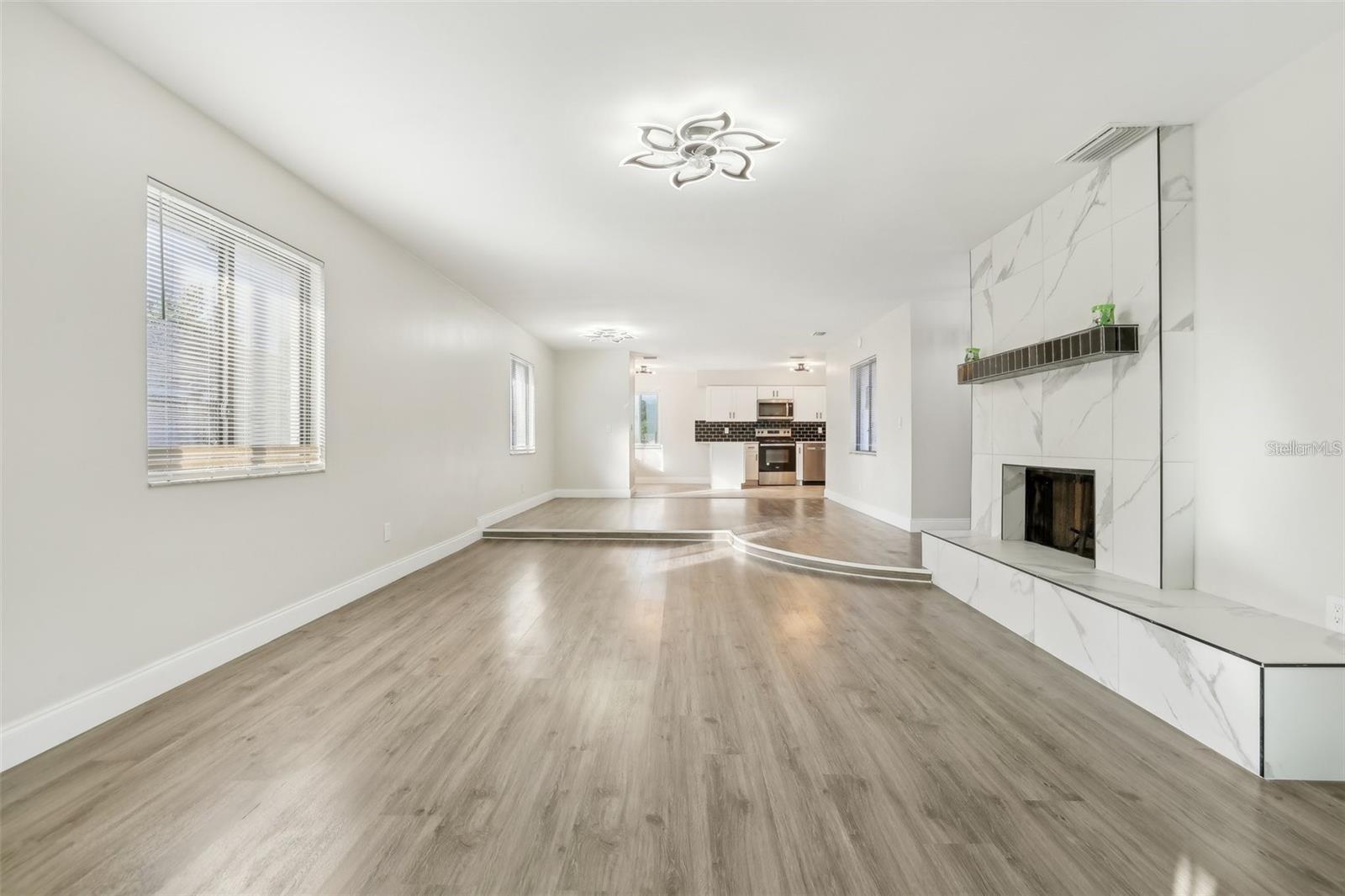 HOWELL ESTATES 1ST ADD - Residential