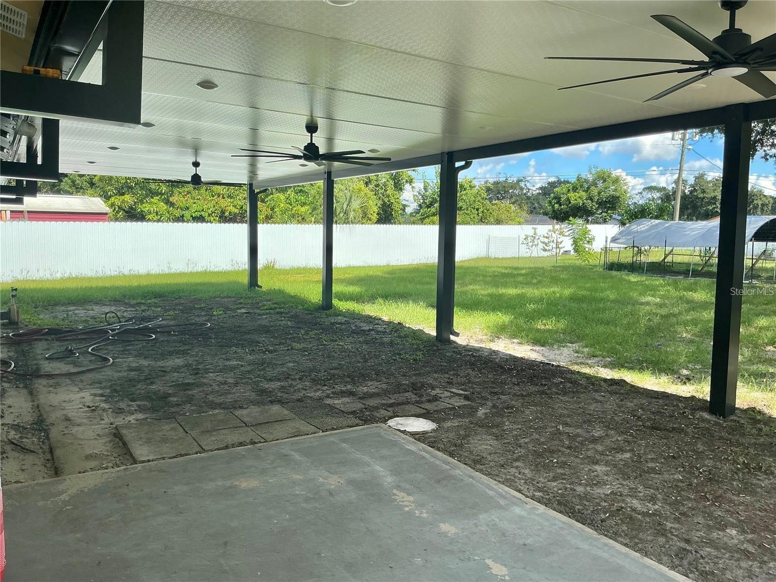 HOWELL ESTATES 1ST ADD - Residential