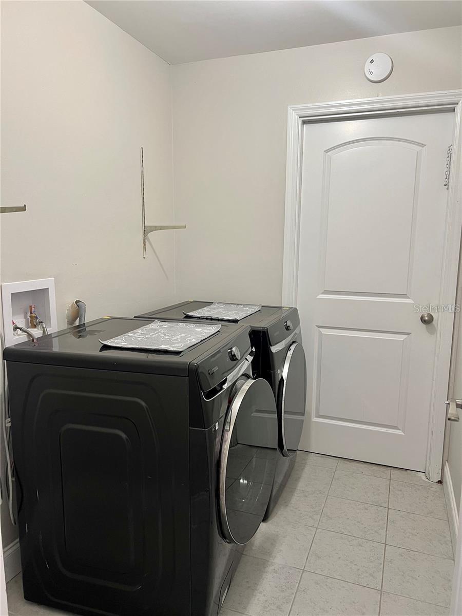 HOWELL ESTATES 1ST ADD - Residential