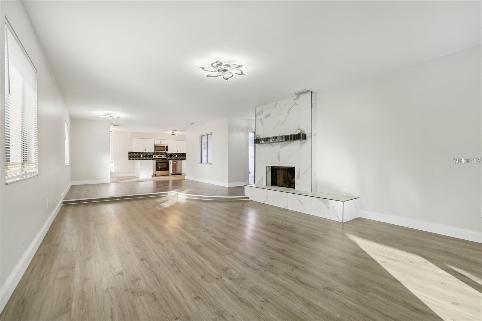 HOWELL ESTATES 1ST ADD - Residential