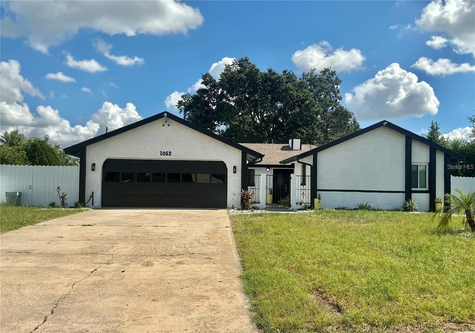 1052 MANCHESTER CIRCLE