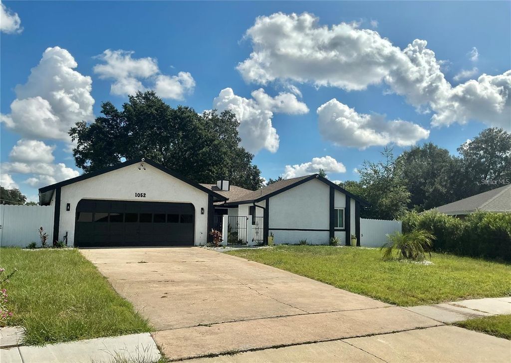 Photo of 1052 Manchester Circle, Winter Park, FL 32792 (MLS # O6376260)