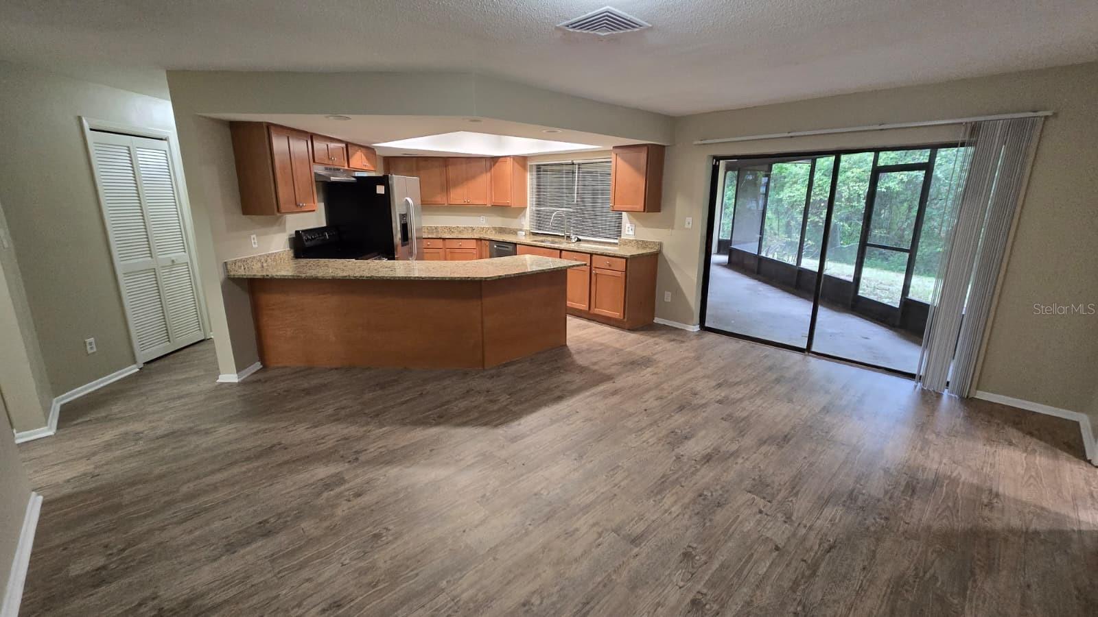 1381 FOREST LAWN COURT