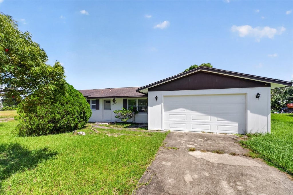 Photo of 13780 SW 40th Circle, Ocala, FL 34473 (MLS # OM732514)