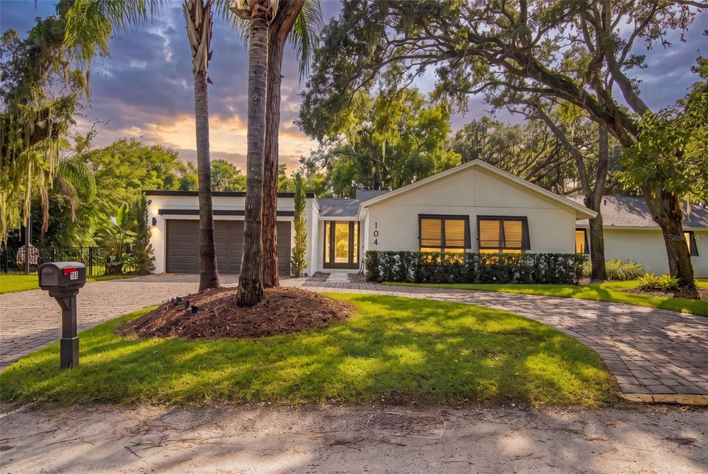 Photo of 104 E 1st Avenue, Windermere, FL 34786 (MLS # O6442932)