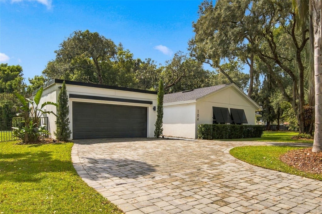 Photo of 104 E 1st Avenue, Windermere, FL 34786 (MLS # O6442932)