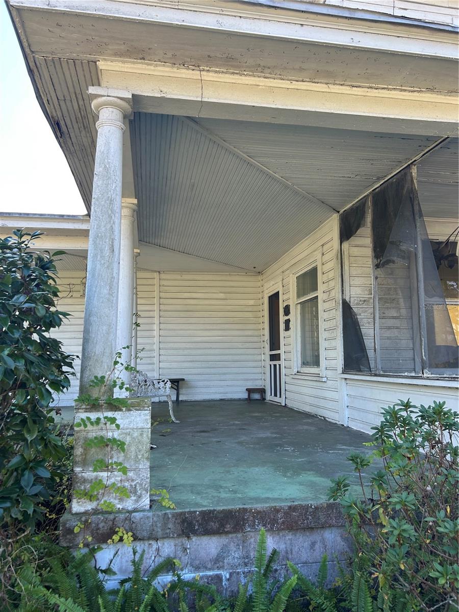 110 S TROWELL AVENUE
