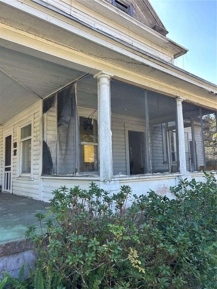 110 S TROWELL AVENUE