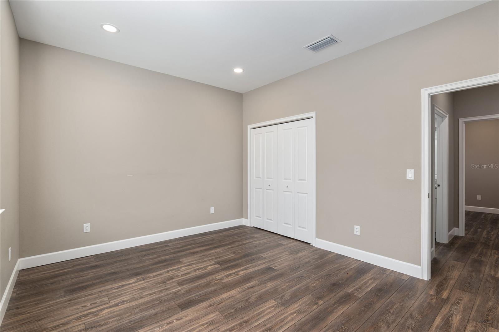 NORTHPOINTE VILLAS - Residential Lease