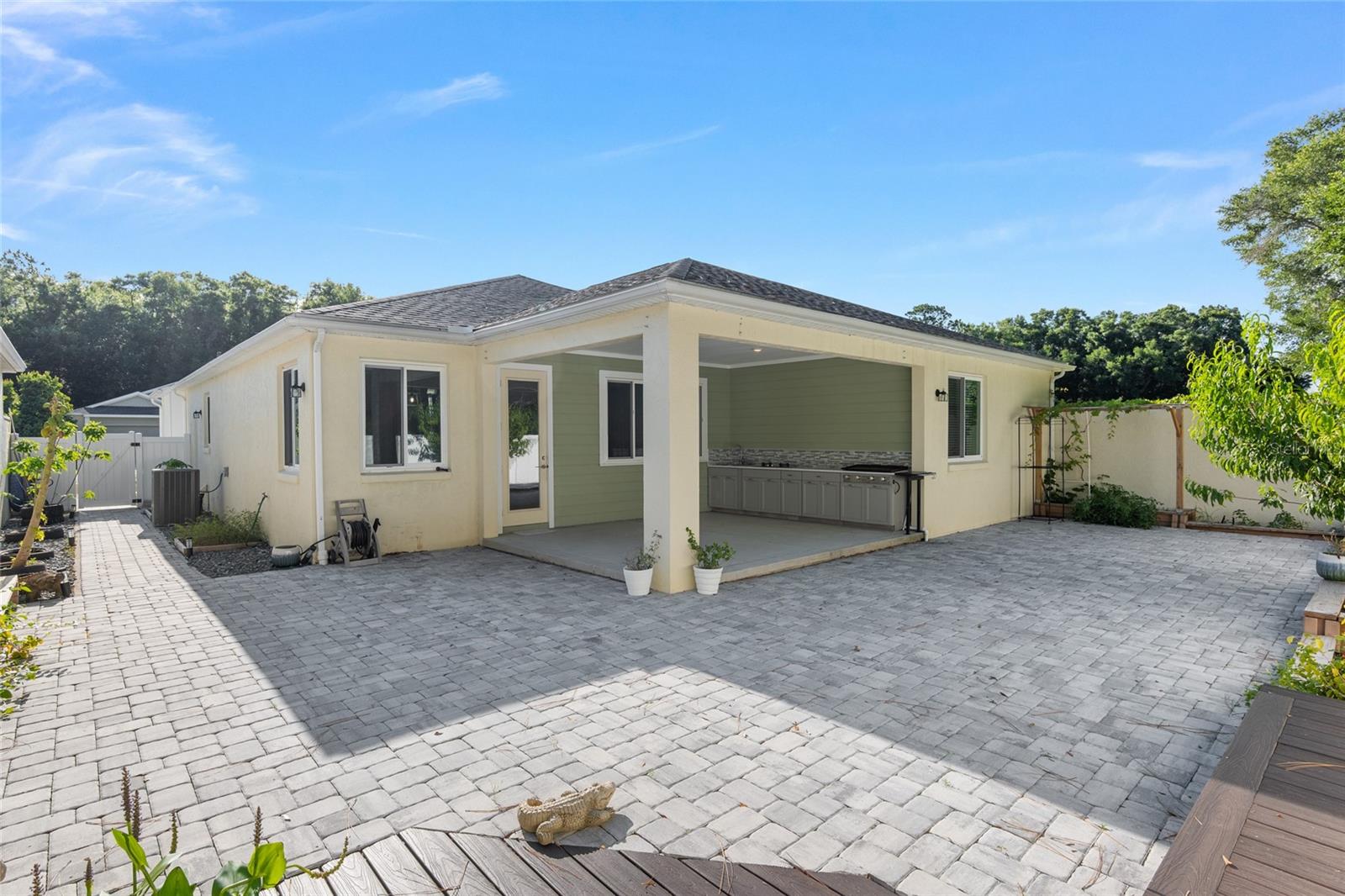 NORTHPOINTE VILLAS - Residential Lease