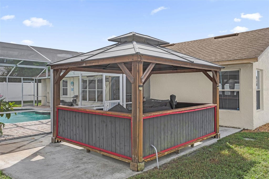 Photo of 1601 Ross Drive, Deltona, FL 32738 (MLS # O6446040)