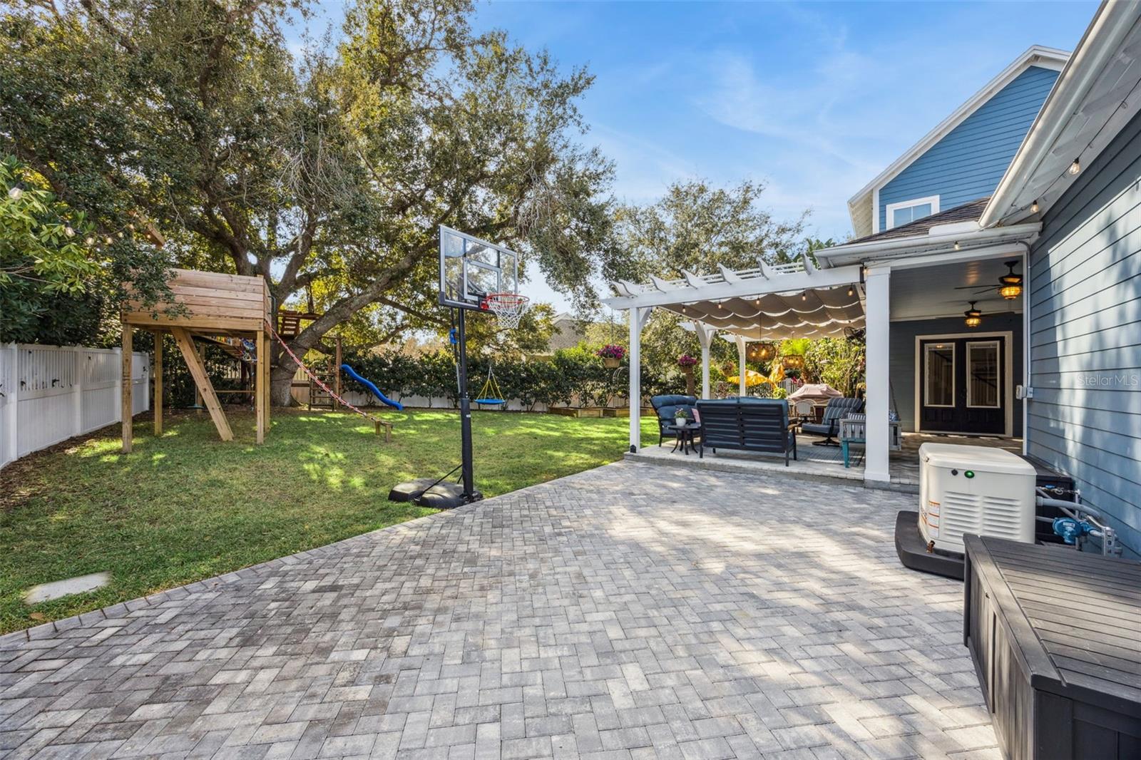 OAKLAND PARK - Residential