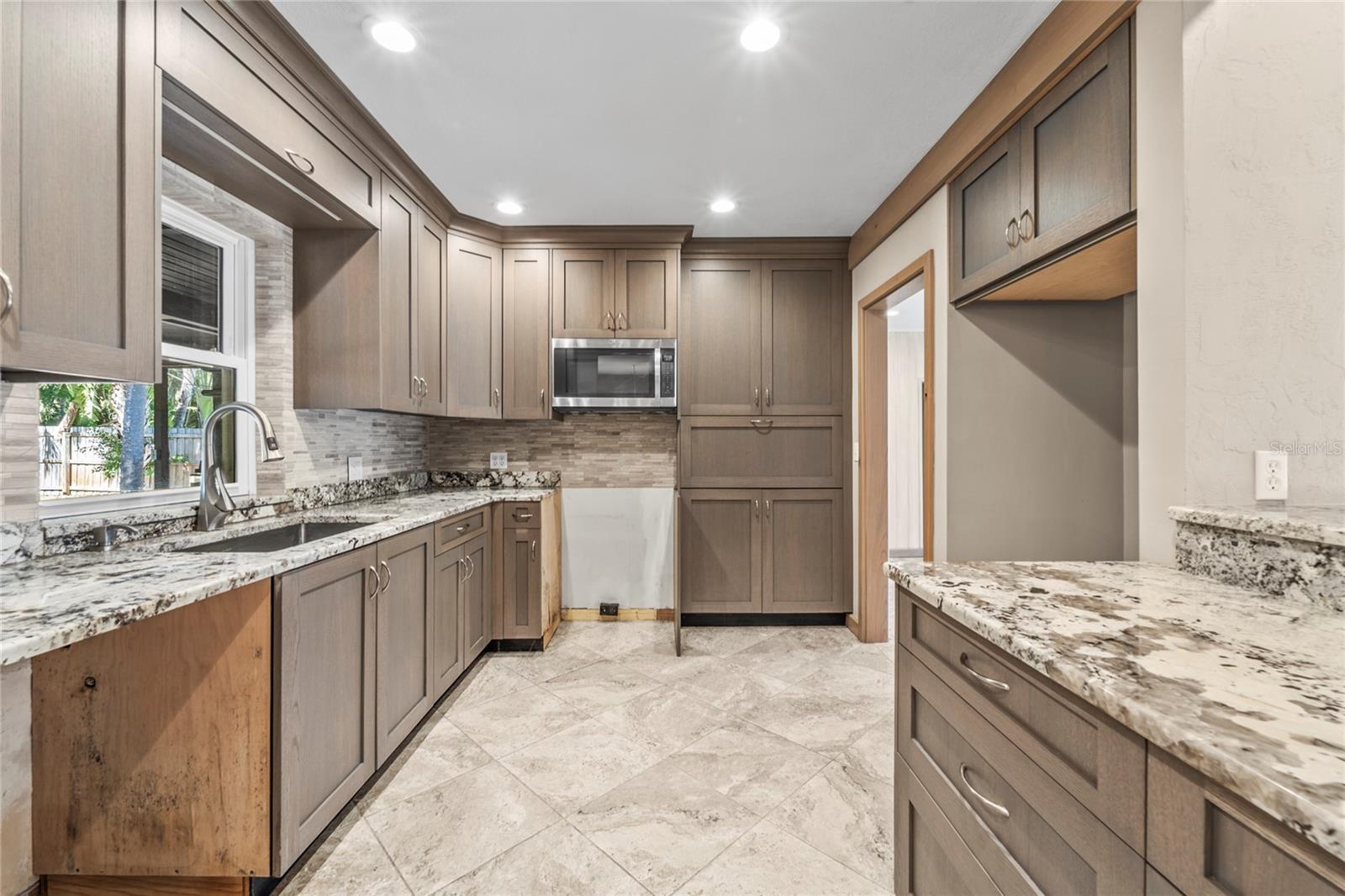 DON CE-SAR PLACE - Residential