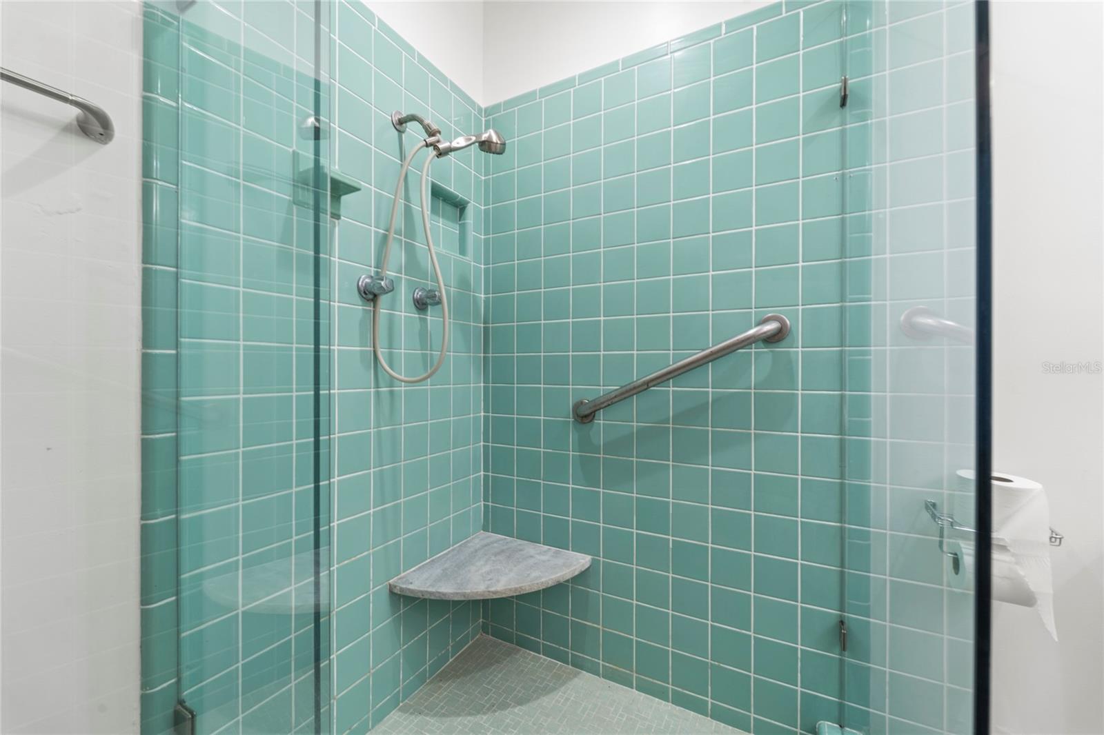 DON CE-SAR PLACE - Residential