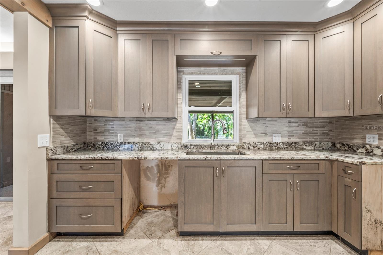 DON CE-SAR PLACE - Residential