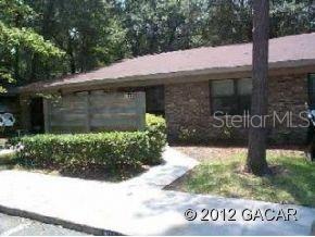 2/1 (Timberway) Nice brick condo in quiet neighborhood close to schools, shopping, restaurants and I-75. Sliding glass doors off both bedrooms lead to patio. Living room, dining room and courtyard. Washer/Dryer included. Nice hardwood floors and ceramic tile throughout. 1 small pet (under 20lbs) with monthly pet rent and approval. Est. Sq. Ft. 818. Community picnic and grilling area. Lawn care included.
Available: NOW
*Pictures may or may not be current due to occupancy**
**Residents are enrolled in the Resident Benefits Package (RBP) for $39.95/month which includes renters insurance, HVAC air filter delivery (for applicable properties), credit building to help boost your credit score with timely rent payments, $1M Identity Protection, move-in concierge service making utility connection and home service setup a breeze during your move-in, our best-in-class resident rewards program, and much more! More details upon application. **
